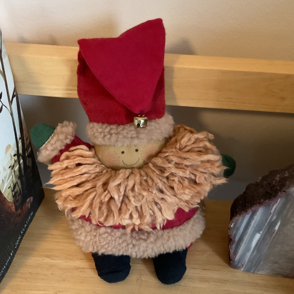 Primitive Style Yarn Beard Shelf Santa Sweet Smiley Face